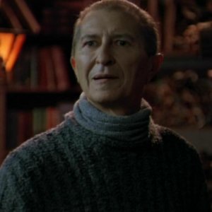 Alex Diakun interpreta il ruolo di Tarek Solamon, un professore di matematica che aiuta Jonas e Teal'c durante l'episodio 'Il ricordo' della serie Stargate SG-1