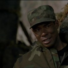 Dion Johnstone nel ruolo del Tenente Tyler, il 'nuovo' membro dell'SG-1 nell'episodio 'Il quinto uomo' della serie Stargate SG-1