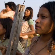 Eliane Juca da Silva in una scena del film La terra degli uomini rossi - Birdwatchers