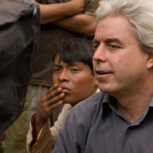 Il regista Marco Bechis sul set del film La terra degli uomini rossi - Birdwatchers