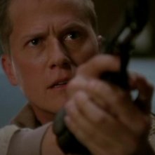 Jonas, interpretato da Corin Nemec, comincia a vedere insetti invisibili che si muovono all'interno dell'SGC nell'episodio 'Visioni invisibili' della serie Stargate SG-1