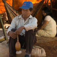 Nelson Concianza in una scena del film La terra degli uomini rossi - Birdwatchers