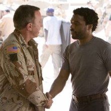 Tim Allen e Chiwetel Ejiofor in una scena del film Redbelt