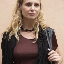 Annamaria Malipiero è Lucia in Brokers - Eroi per gioco