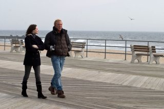 Evan Rachel Wood e Mickey Rourke in una sequenza del film The Wrestler