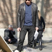 Il regista Mimmo Calopresti in una foto scattata sul set del documentario La fabbrica dei tedeschi