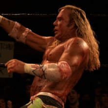 Mickey Rourke in una scena del film The Wrestler
