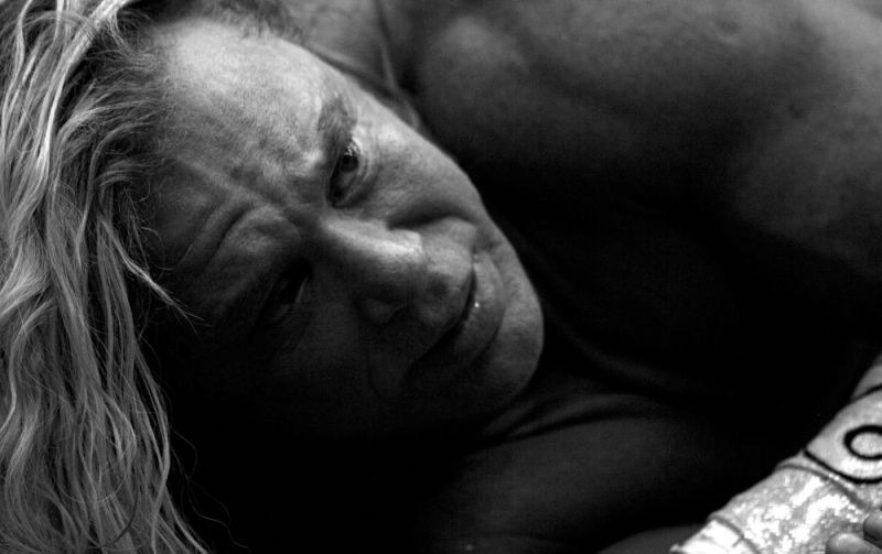 Mickey Rourke in una scena del film The Wrestler di Darren Aronofsky