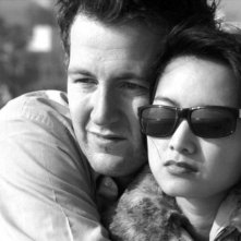 Brian McGuire e Kathleen Luong in una scena del film In Search of a Midnight Kiss