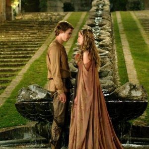 Hayden Christensen e Mischa Barton, protagonisti del film Decameron Pie di David Leland