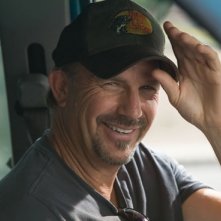 Kevin Costner in una scena del film Swing Vote