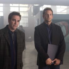 Roger Bart e Bradley Cooper in una scena del film The Midnight Meat Train