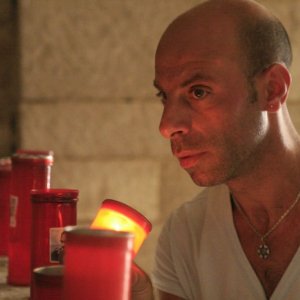 Pinuccio Lovero in una scena del film Pinuccio Lovero - Sogno di una morte di mezza estate di Pippo Mezzapesa