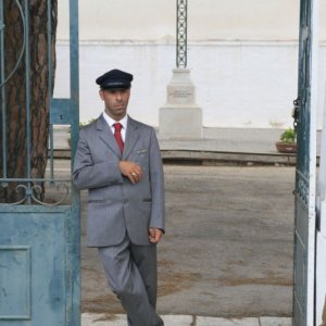 Pinuccio Lovero in una scena del film Pinuccio Lovero - Sogno di una morte di mezza estate diretto da Pippo Mezzapesa