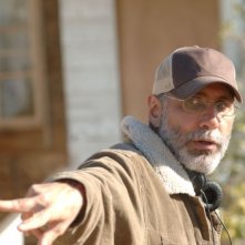 Il regista Guillermo Arriaga sul set del film The Burning Plain