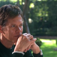 Kevin Bacon (Love) in una scena del film The Air I Breathe