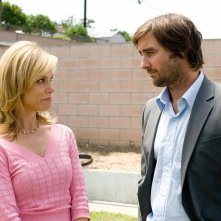 Cheryl Hines e Luke WIlson in una sequenza del film Henry Poole is Here