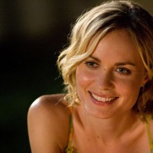Radha Mitchell in una sequenza di Henry Poole is Here