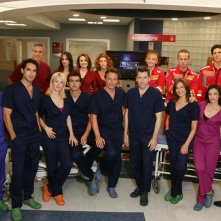 Il cast di Terapia d'urgenza in una foto promozionale.