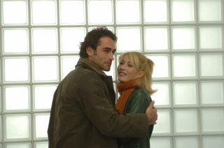 Sergio Múñiz e Milena Miconi in una scena di Terapia d'urgenza