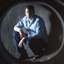 Michael, nel cui ruolo troviamo Wentworth Miller, esplora la sua via di fuga nell'episodio 'Mai i bambini' della serie Prison Break