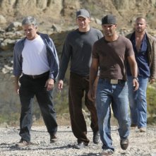 Wentworth Miller, Dominic Purcell, Amaury Nolasco e Anthony John Denison nell'episodio 'Senza contatti' della serie Prison Break