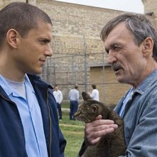 Wentworth Miller insieme a Muse Watson che interpreta Charles Westmoreland nella serie tv Prison Break, episodio: Piano di fuga