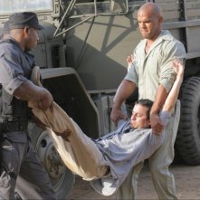 Amaury Nolasco interpreta Sucre, un amico di Michael che cerca un modo di farlo evadere dalla prigione nell'episodio 'Terra di nessuno' della serie Prison Break