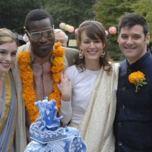 Anne Hathaway, Tunde Adebimpe e Rosemarie Dewitt in una sequenza di Rachel Getting Married