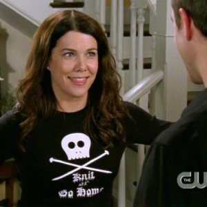 Lauren Graham interpreta Lorelai Gilmore nella serie tv Una mamma per amica, episodio: Il maglia-thon