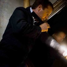 Kiefer Sutherland in una sequenza di Riflessi di paura