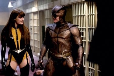 Malin Akerman e Patrick Wilson in una scena del film Watchmen