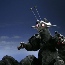 Il terribile Guilala in una scena del film Monster X Strikes Back: Attack the G8 Summit!