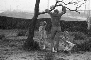 Una scena del film Yuppi Du