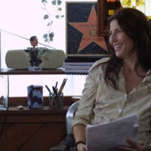 Catherine Keener in una scena della commedia Hamlet 2