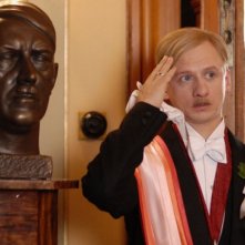 Ivan Barnev in una sequenza del film I Served The King of England