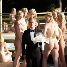 Ivan Barnev in una sequenza di I Served The King of England