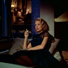 Grace Kelly in una delle sue mise in La finestra sul cortile