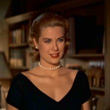 Grace Kelly in una scena di La finestra sul cortile