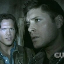 Dean e Sam ripresi dalle telecamere dei ghotfacers nella terza stagione di Supernatural, episodio: Ghostfacers
