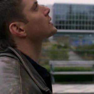 Un bel profilo di Jensen Ackles in una scena dell'episodio 'Long-distance call' della serie tv Supernatural