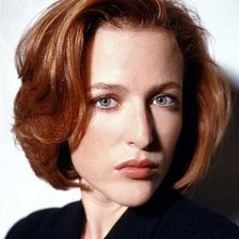 Un Intenso Primo Piano Della Bella Gillian Anderson Mentre Veste I Panni Dell Agente Speciale Dana Scully Nella Serie Tv X Files 86253