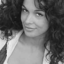 Un primo piano in bianco e nero di Fabiola Biancospino