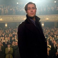 Christian McKay in una scena del film Me and Orson Welles