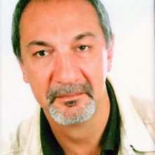 Un'immagine dello scenografo Enzo De Camillis