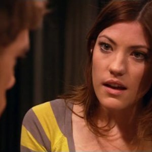 Un primo piano di Jennifer Carpenter nell'episodio 'Left Turn Ahead' della serie tv Dexter
