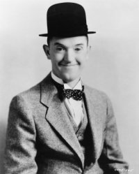 Un'immagine di Stan Laurel nei panni di Stanlio