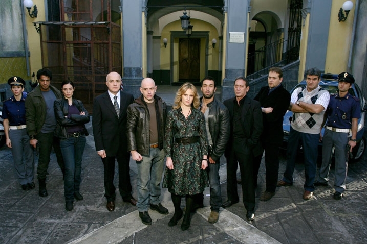 Un Immagine Promozionale Del Cast De La Nuova Squadra 86569