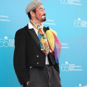 Venezia 65. - Miloud Oukili, l'artista di strada franco-algerino che ha ispirato la storia del film Pa-Ra-Da