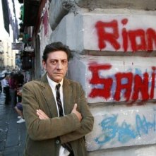 Sergio Castellitto è 'O Professore, l'insegnante di una scuola media nel rione Sanità di Napoli